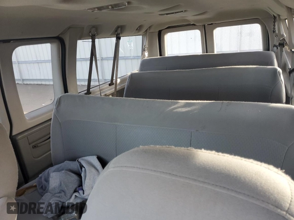 2007 Ford Econoline Passenger XL with VIN 1FBNE31L47DA42681, listed as a Copart auction lot 82018844 with Not Provided miles and Salvage Title. Bid and sale history available at carsss.com. Image 10.