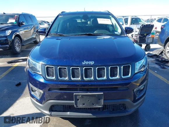 2021 Jeep Compass Altitude with VIN 3C4NJCBB4MT556033, listed as a IAAI auction lot 41198784 with 72,081 mi miles. Bid and sale history available at carsss.com. Image 12.
