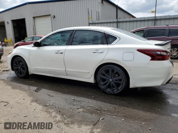 2017 Nissan Altima SV z VIN 1N4AL3AP3HC238952, wystawiony jako Copart lot #70025624 z przebiegiem 168 255 mil mil oraz Szkoda całkowita • Salvage title. Historia ofert i sprzedaży dostępna na DreamBid. Obrazek 2.
