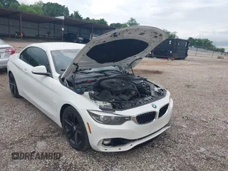 2018 BMW 4 Series 430i z VIN WBA4Z1C5XJEA31183, wystawiony jako IAAI lot #42133949 z przebiegiem 99 173 mil mil oraz . Historia ofert i sprzedaży dostępna na DreamBid. Obrazek 19.