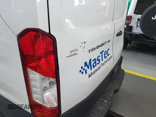 2017 Ford Transit z VIN 1FTYE1YM6HKB17664, wystawiony jako IAAI lot #42516423 z przebiegiem 198 457 mil mil oraz . Historia ofert i sprzedaży dostępna na DreamBid. Obrazek 31.