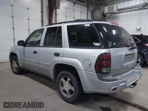 2007 Chevrolet TrailBlazer LS with VIN 1GNDT13S272125034, listed as a IAAI auction lot 41478515 with 215,462 mi miles and . Bid and sale history available at DreamBid. Image 3.