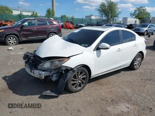 2013 Mazda 3 i Grand Touring z VIN JM1BL1WP1D1726847, wystawiony jako IAAI lot #42302876 z przebiegiem 158 837 mil mil oraz . Historia ofert i sprzedaży dostępna na DreamBid. Obrazek 18.
