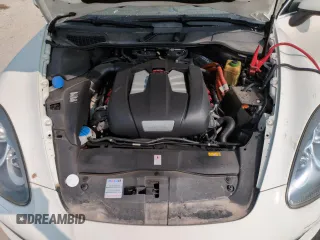 2011 Porsche Cayenne S Hybrid with VIN WP1AE2A23BLA92996, listed as a Copart auction lot 70785354 with 78,214 mi miles and Clean title. Bid and sale history available at DreamBid. Image 12.