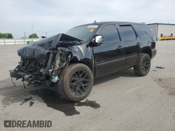 2013 GMC Yukon Denali z VIN 1GKS1EEF8DR302996, wystawiony jako Copart lot #55570135 z przebiegiem 176 368 mil mil oraz Szkoda całkowita • Salvage title. Historia ofert i sprzedaży dostępna na DreamBid. Obrazek 1.