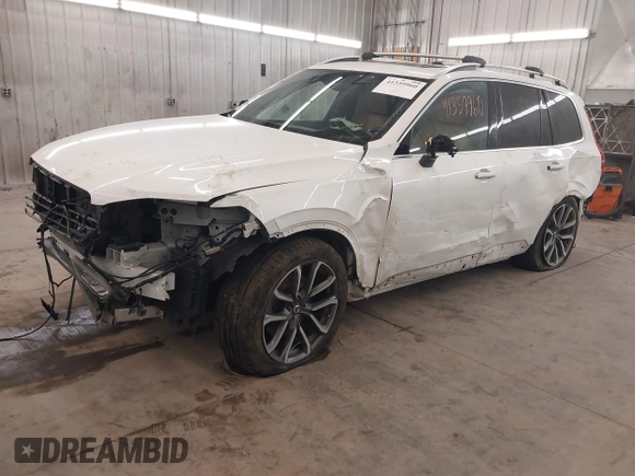2019 Volvo XC90 Momentum with VIN YV4A22PK3K1452939, listed as a IAAI auction lot 41359960 with 96,973 mi miles. Bid and sale history available at carsss.com. Image 18.