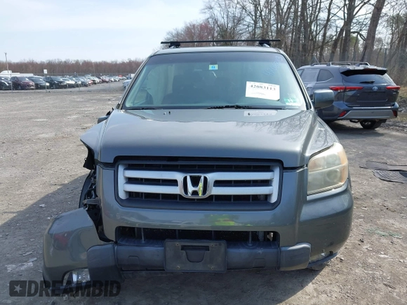 2008 Honda Pilot EX-L with VIN 5FNYF18528B053304, listed as a IAAI auction lot 42083113 with 131,867 mi miles. Bid and sale history available at carsss.com. Image 11.