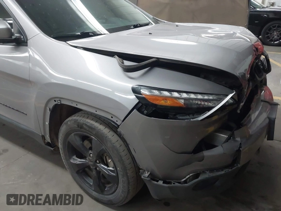2018 Jeep Cherokee Latitude with VIN 1C4PJMCX3JD579569, listed as a IAAI auction lot 42347011 with 129,990 mi miles and . Bid and sale history available at DreamBid. Image 6.
