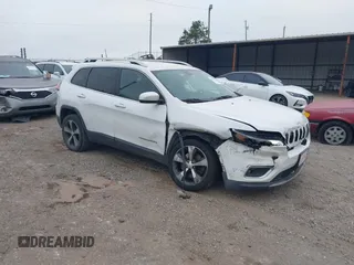 2019 Jeep Cherokee Limited z VIN 1C4PJLDB8KD195916, wystawiony jako IAAI lot #40787056 z przebiegiem 147 047 mil mil oraz . Historia ofert i sprzedaży dostępna na DreamBid. Obrazek 1.