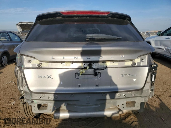 2017 Lincoln MKX Select with VIN 2LMPJ8KP2HBL41219, listed as a Copart auction lot 71245974 with 77,145 mi miles and Salvage Title. Bid and sale history available at carsss.com. Image 6.