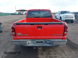 2005 Chevrolet Silverado 1500 Z71 with VIN 1GCEK19B75E124688, listed as a IAAI auction lot 41897171 with 101,547 mi miles and . Bid and sale history available at DreamBid. Image 17.