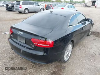 2011 Audi A5 Premium Plus z VIN WAULFAFR9BA080187, wystawiony jako IAAI lot #42220280 z przebiegiem 142 676 mil mil oraz . Historia ofert i sprzedaży dostępna na DreamBid. Obrazek 4.