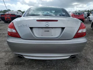 2005 Mercedes-Benz SLK 230/320 z VIN WDBWK56F95F039444, wystawiony jako Copart lot #59275854 z przebiegiem 100 681 mil mil oraz Szkoda całkowita • Salvage title. Historia ofert i sprzedaży dostępna na DreamBid. Obrazek 6.