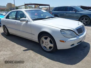 2000 Mercedes-Benz S 320/430/500 z VIN WDBNG75JXYA087535, wystawiony jako IAAI lot #42110848 z przebiegiem 178 057 mil mil oraz . Historia ofert i sprzedaży dostępna na DreamBid. Obrazek 1.