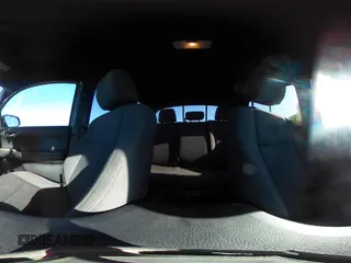 2018 Toyota Tacoma SR z VIN 3TMCZ5AN7JM125425, wystawiony jako IAAI lot #40459066 z przebiegiem 85 182 mil mil oraz . Historia ofert i sprzedaży dostępna na DreamBid. Obrazek 18.
