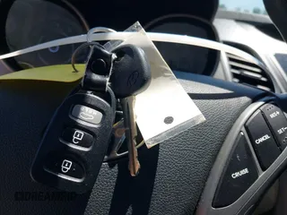 2015 Hyundai Elantra SE с VIN 5NPDH4AE8FH598863, выставлен на аукционе IAAI как лот 42400515 с пробегом 162 820 миль миль и . История ставок и продаж доступна на DreamBid. Изображение 11.
