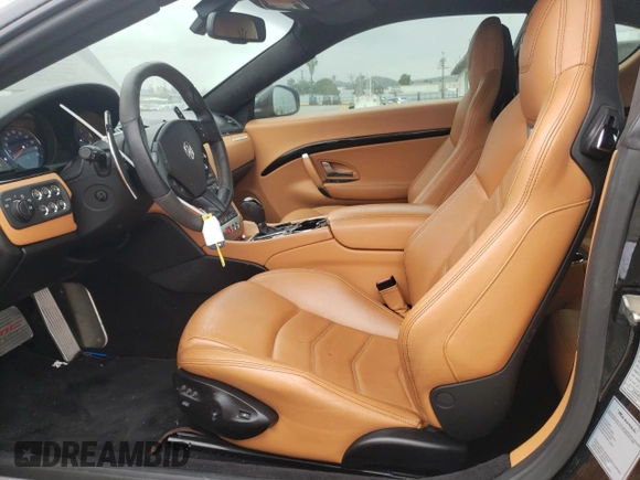 2017 Maserati GranTurismo Sport z VIN ZAM45VLA0H0214479, wystawiony jako Copart lot #54863233 z przebiegiem 63 675 mil mil oraz . Historia ofert i sprzedaży dostępna na DreamBid. Obrazek 7.