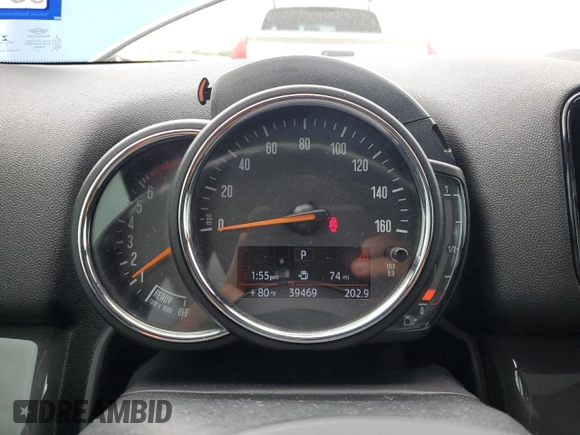 2018 MINI Countryman Cooper S with VIN WMZYT3C30J3E00533, listed as a Copart auction lot 70976664 with 39,469 mi miles and Salvage Title. Bid and sale history available at carsss.com. Image 9.