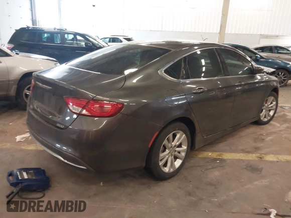 2015 Chrysler 200 Limited z VIN 1C3CCCAB5FN671783, wystawiony jako IAAI lot #41587636 z przebiegiem 95 968 mil mil oraz . Historia ofert i sprzedaży dostępna na DreamBid. Obrazek 4.