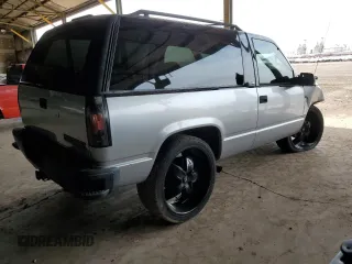 1998 Chevrolet Tahoe with VIN 3GNEC18R3WG122904, listed as a Copart auction lot 57752554 with 229,646 mi miles and Salvage title. Bid and sale history available at DreamBid. Image 3.
