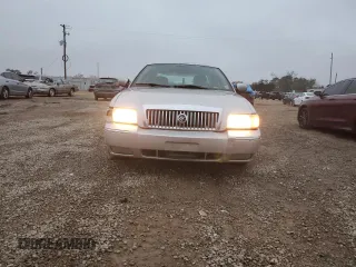 2007 Mercury Grand Marquis GS z VIN 2MEFM74V77X611859, wystawiony jako Copart lot #42635075 z przebiegiem 125 341 mil mil oraz Szkody całkowita. Historia ofert i sprzedaży dostępna na DreamBid. Obrazek 5.