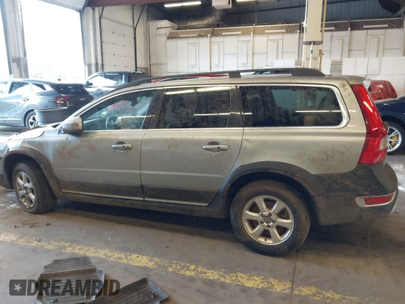 2012 Volvo XC70 3.2L with VIN YV4952BZ7C1130871, listed as a IAAI auction lot 41812602 with 182,494 mi miles and . Bid and sale history available at DreamBid. Image 14.