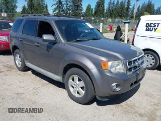 2012 Ford Escape XLT z VIN 1FMCU9D72CKC03697, wystawiony jako IAAI lot #42104779 z przebiegiem 158 045 mil mil oraz . Historia ofert i sprzedaży dostępna na DreamBid. Obrazek 1.