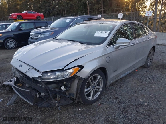 2015 Ford Fusion Energi Titanium with VIN 3FA6P0SU8FR264846, listed as a IAAI auction lot 41552443 with 160,142 mi miles. Bid and sale history available at carsss.com. Image 17.