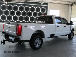 2024 Ford F-250 XL with VIN 1FT7W2BA2RED32472, listed as a Copart auction lot 60898985 with 15,826 mi miles and Salvage title. Bid and sale history available at DreamBid. Image 3.