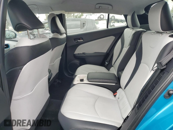 2017 Toyota Prius Plus z VIN JTDKARFP6H3011335, wystawiony jako Copart lot #54953405 z przebiegiem 68 502 mil mil oraz Szkoda całkowita • Salvage title. Historia ofert i sprzedaży dostępna na DreamBid. Obrazek 10.