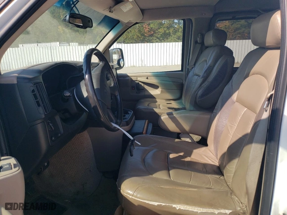 2003 GMC Savana Cargo Van YF7 Upfitter with VIN 1GDFH15T031206554, listed as a Copart auction lot 77584554 with 251,783 mi miles and Salvage Title. Bid and sale history available at carsss.com. Image 7.