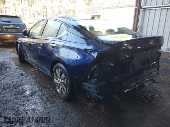 2020 Nissan Altima 2.5 S with VIN 1N4BL4BV8LC170714, listed as a IAAI auction lot 41301537 with 121,648 mi miles. Bid and sale history available at carsss.com. Image 3.