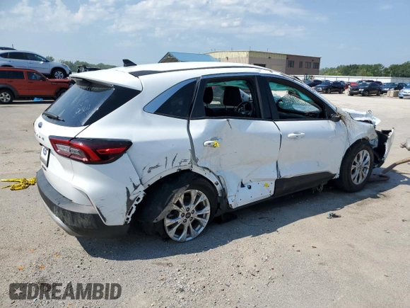 2023 Ford Escape Active with VIN 1FMCU0GN5PUA35098, listed as a Copart auction lot 62743234 with 15,686 mi miles and Salvage Title. Bid and sale history available at DreamBid. Image 3.