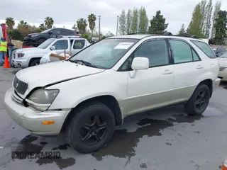 2000 Lexus RX 300 with VIN JT6HF10U4Y0098365, listed as a IAAI auction lot 42068926 with 216,582 mi miles. Bid and sale history available at carsss.com. Image 2.