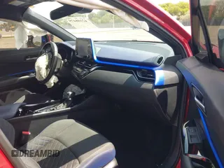 2022 Toyota C-HR XLE z VIN NMTKHMBX4NR141627, wystawiony jako IAAI lot #42108475 z przebiegiem 49 564 mil mil oraz . Historia ofert i sprzedaży dostępna na DreamBid. Obrazek 5.