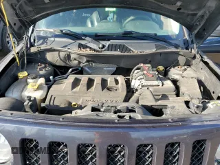 2015 Jeep Patriot Altitude z VIN 1C4NJRBB2FD348583, wystawiony jako Copart lot #50099155 z przebiegiem 174 720 mil mil oraz Czysty tytuł • Clean title. Historia ofert i sprzedaży dostępna na DreamBid. Obrazek 11.