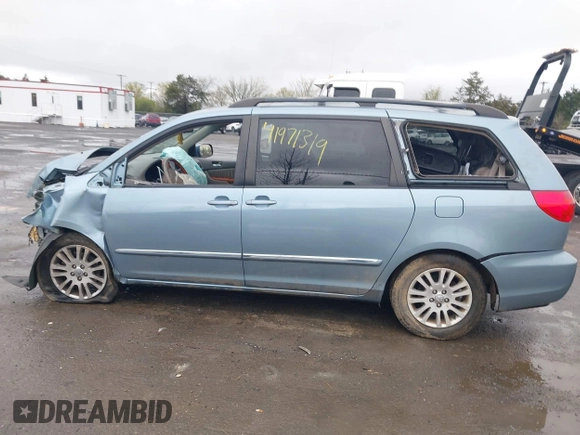 2008 Toyota Sienna XLE with VIN 5TDZK22C48S153784, listed as a IAAI auction lot 41971319 with 126,071 mi miles. Bid and sale history available at carsss.com. Image 15.