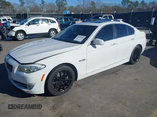 2013 BMW 5 Series 528i with VIN WBAXG5C53DD232909, listed as a IAAI auction lot 41620696 with 181,375 mi miles and . Bid and sale history available at carsss.com. Image 17.