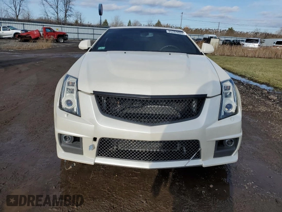 2013 Cadillac CTS-V z VIN 1G6DV1EP1D0133132, wystawiony jako Copart lot #85289884 z przebiegiem 37 093 mil mil oraz Szkody całkowita. Historia ofert i sprzedaży dostępna na DreamBid. Obrazek 5.