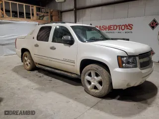 2013 Chevrolet Avalanche LTZ with VIN 3GNTKGE74DG149753, listed as a Copart auction lot 46048815 with 100,736 mi miles and Salvage Title. Bid and sale history available at carsss.com. Image 4.