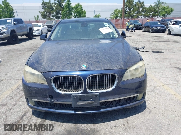 2010 BMW 7 Series 750Li z VIN WBAKB8C50ACY63208, wystawiony jako IAAI lot #42606209 z przebiegiem 120 802 mil mil oraz . Historia ofert i sprzedaży dostępna na DreamBid. Obrazek 6.