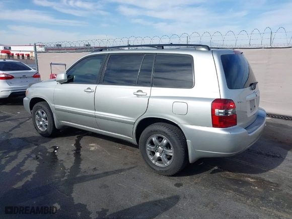 2005 Toyota Highlander with VIN JTEHD21A450038604, listed as a IAAI auction lot 42035075 with 232,282 mi miles. Bid and sale history available at carsss.com. Image 3.
