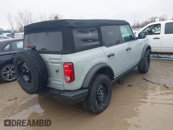2023 Ford Bronco z VIN 1FMDE5BH4PLB16762, wystawiony jako IAAI lot #41918584 z przebiegiem 32 527 mil mil oraz . Historia ofert i sprzedaży dostępna na DreamBid. Obrazek 4.