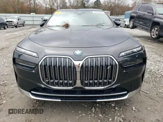2023 BMW i7 xDrive60 z VIN WBY53EJ01PCM98516, wystawiony jako Copart lot #85778524 z przebiegiem 397 mil mil oraz Szkody całkowita. Historia ofert i sprzedaży dostępna na DreamBid. Obrazek 5.