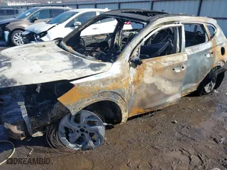 2017 Hyundai Tucson Value with VIN KM8J33A28HU322835, listed as a IAAI auction lot 41625418 with 1 mi miles. Bid and sale history available at carsss.com. Image 6.