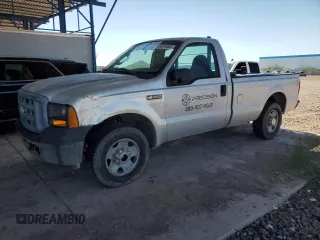 2006 Ford F-250 XL z VIN 1FTNF20526EC62089, wystawiony jako Copart lot #58016565 z przebiegiem 264 237 mil mil oraz Czysty tytuł • Clean title. Historia ofert i sprzedaży dostępna na DreamBid. Obrazek 1.