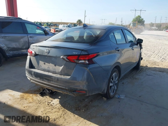 2024 Nissan Versa SV z VIN 3N1CN8EV1RL877648, wystawiony jako IAAI lot #42211446 z przebiegiem 13 477 mil mil oraz . Historia ofert i sprzedaży dostępna na DreamBid. Obrazek 4.