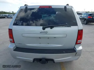 2007 Jeep Grand Cherokee Laredo with VIN 1J8GS48K17C507013, listed as a IAAI auction lot 41702347 with 178,119 mi miles. Bid and sale history available at carsss.com. Image 16.