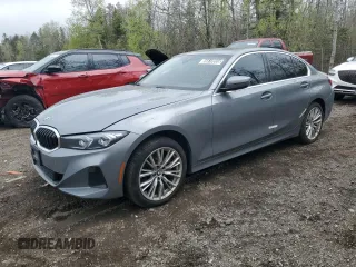 2024 BMW 3 Series 330i xDrive z VIN 3MW89FF00R8E63730, wystawiony jako Copart lot #55618555 z przebiegiem Nie podano mil oraz Czysty tytuł • Clean title. Historia ofert i sprzedaży dostępna na DreamBid. Obrazek 1.