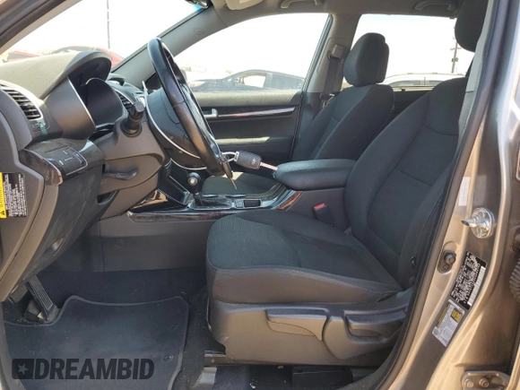 2014 Kia Sorento LX with VIN 5XYKTCA68EG464742, listed as a Copart auction lot 53181755 with 103,465 mi miles and Clean Title. Bid and sale history available at carsss.com. Image 7.